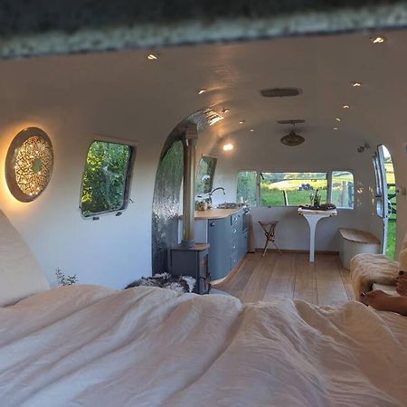 Airstream, Vintage American Caravan & Hottub 에쉬버튼 외부 사진