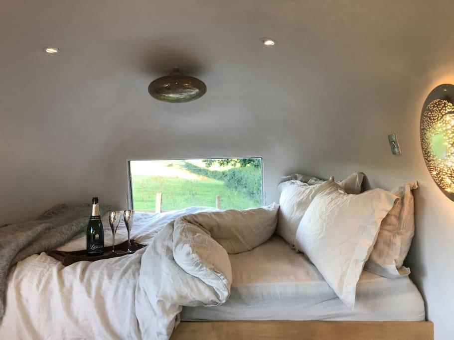 Airstream, Vintage American Caravan & Hottub 에쉬버튼 외부 사진