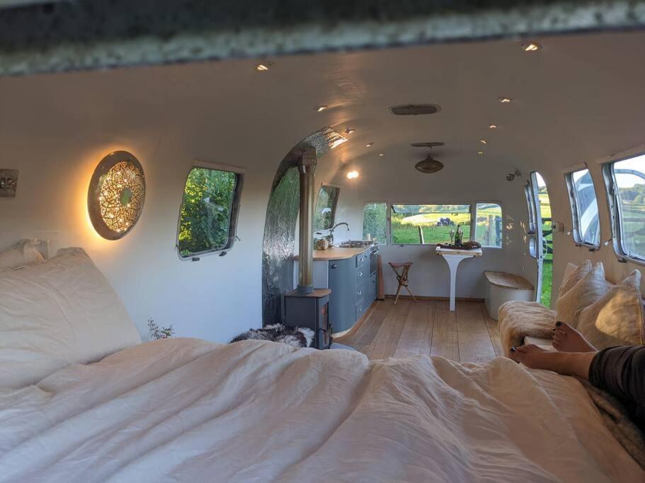 Airstream, Vintage American Caravan & Hottub 에쉬버튼 외부 사진