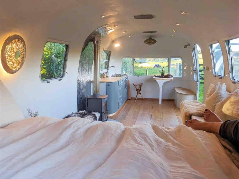 Airstream, Vintage American Caravan & Hottub 에쉬버튼 외부 사진
