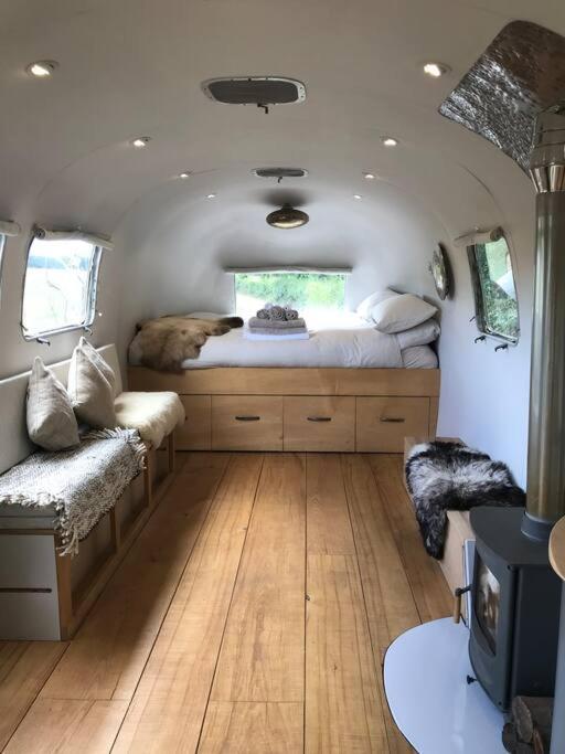 Airstream, Vintage American Caravan & Hottub 에쉬버튼 외부 사진